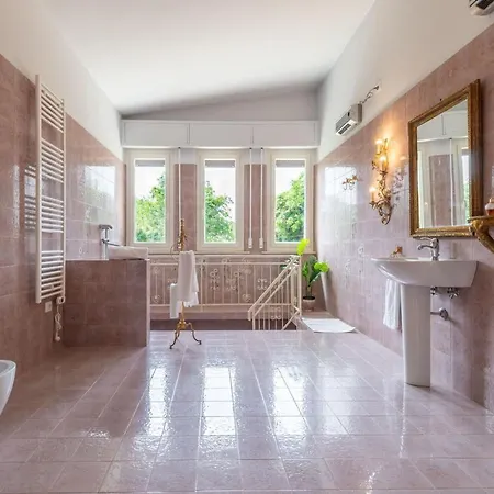 Degli Archi By Mmega *